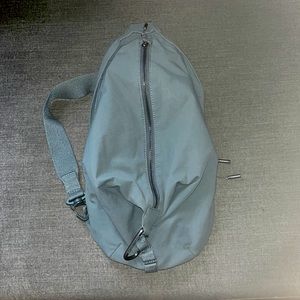 Cross-body Athleta bag !!